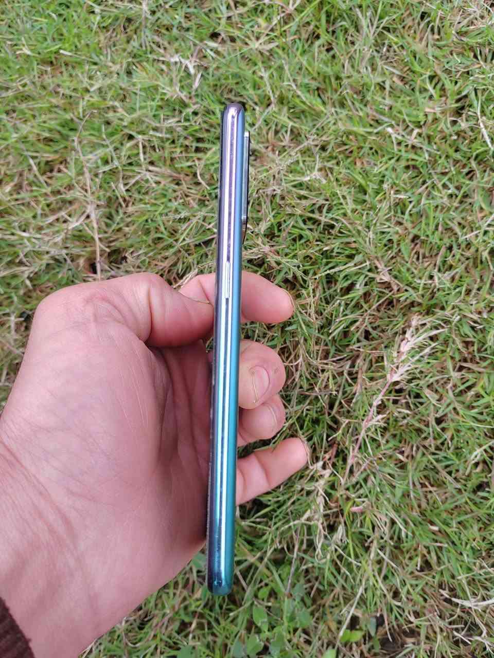 السلام عليكم ورحمة الله وبركاته 
موبايل oppo reno 5F 
اوبو رينو فايف اف 
شرط مامفتوح ولا واصل مصلح
جهاز كله بلادي وضمان اسبوع
الذاكرة 128  الرام 16
شاشه AMOLED 120 هرتز
بوبجي 90 فريم حقيقي بدون اي لاك 
جهاز نظيف بدون ملاحظات
مكاني موصل أيسر
شراي اتصل *********** 
السعر 195 الف وبي مجال بسيط حك الجيه
