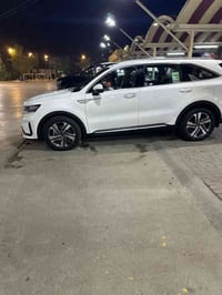 سورنتو 2023 خليجي دولية ماخذها زيرو  السياره مكينه 4 سلندر  ٧ راكب ٣ ق...