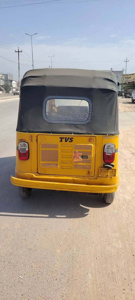 تكتك اتي افي اس نضيفه حيل سعر 4ونص وبيه مجال مكاني ابو غريب رقم الهاتف  *********** /***********
