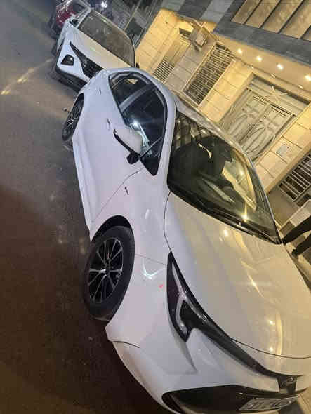 سلام عليك تيوتا كورلا هايبرد الشكل الامريكي زيرو على وضع الشركة ماشية 700 كيلو مرقم بغداد  مكاني بغداد الغدير  السعر 
150 وبيها مجال حك جيه ***********
