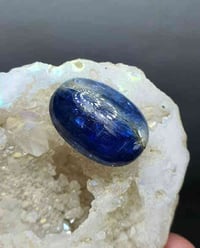 تنزانيت • ١٧٫٥قيراط • ٢سم