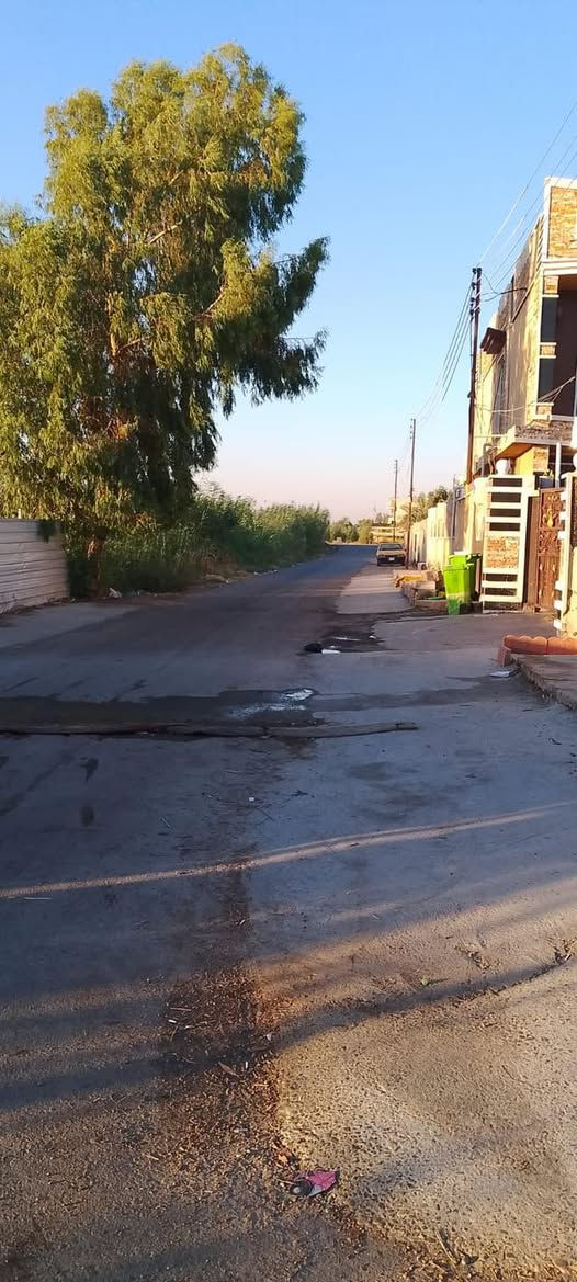 سلام عليكم
بيت للبيع المساحه ٢٥٠ متر يتكون من غرفتين استقبال مطبخ صاله جبيره خدمات كامله ماء كهرباء مجاري تبليط 
مع حديقه ٣٠٠ متر العنوان ابو عظام قرية الحاج عماد ابو مصطفى 
مجاور بيت الحاج عماد 
***********
