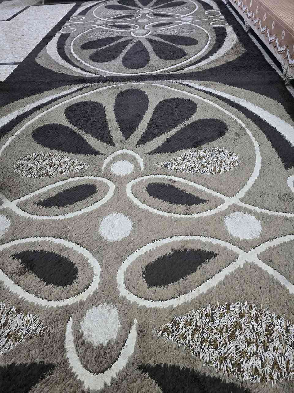 زوالي عدد ٢ ايراني اصلي فرو عالي مستخدم قليل واحده قياسى٣×٦  وثانيه ٣×٥ سعر الواحده ٦٠ الف اتصال على رقم *********** مكان بابل الكفل
