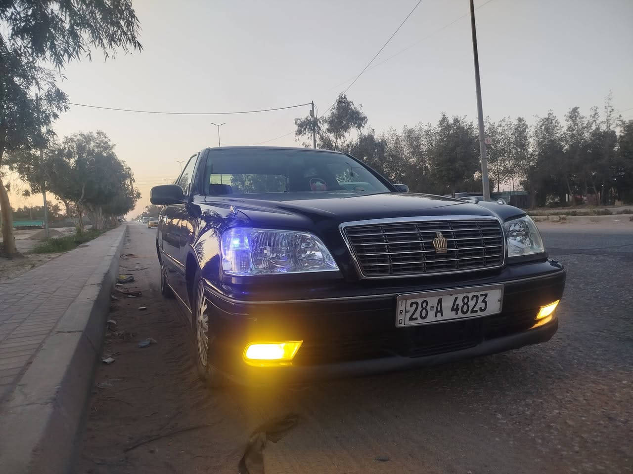 تحيه طيبه
تويوتا كراون للبيع فقط..  السعر ((  125 ))

كفاله عامه من الكص والنقل والظربه والصبغ والتبديل.

حداديه جديديه تخم تاير جديد فول موصفات عدا الفتحه اصل 4 دكم كرستال. مكينه وكير مكفولات D4 الكبير دولي هزه جديده 

النجف الاشرف المناذره. ***********
