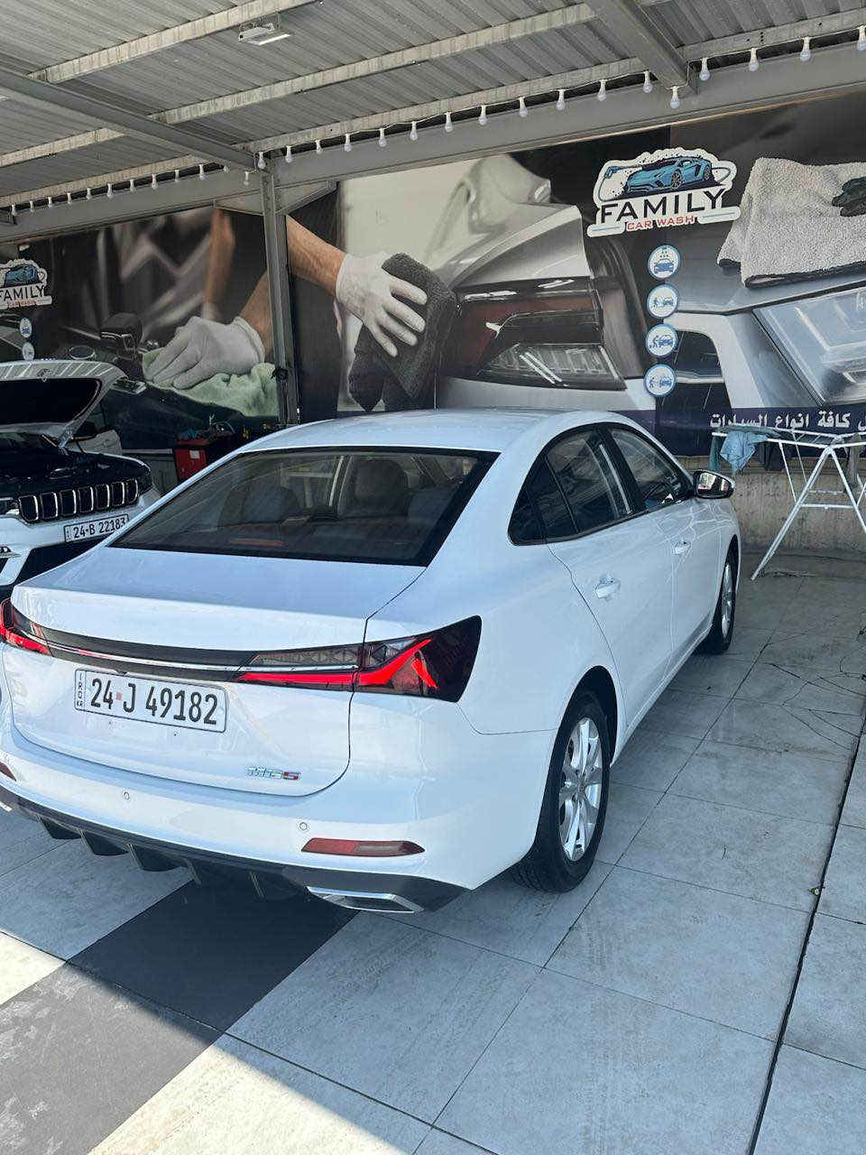 (للبيع MG Roewe. موديل 2024 لون ابيض )
( زيرو 20.000 بس ماشي )
رقم دهوك الجديد سنويه باسمي و هزه جديده
مواصفات.فول
لايت عدسه عالي و ناصي
بكلايت ليد شمعه
كشاف خلفي ضبابي
حساسات خلفي بلادي
اشاير بالمري
كيجات شاشه دجيتل
شاشه كبيره نفكيشن اندر اوتو و ابل كار بلي
كير اوتو ٨ نمر
محرك 1500 تنفس طبيعي
اقتصادي و سريع
تبريد شاشه شركة
حساس ضغط الاطارات
سعر السياره 110$  مرقم وجاهز 

*********** واتساب. سميل, دهوك
