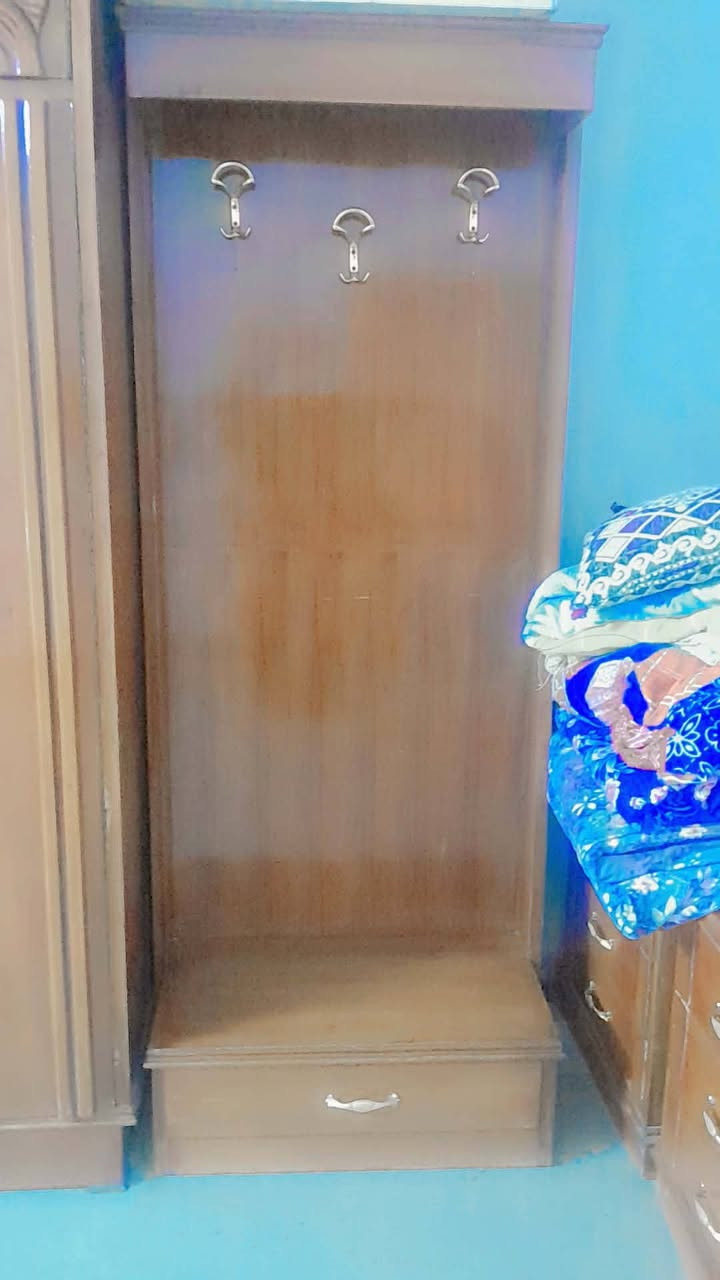السلام عليكم غرفة اخشاب كنتور 6 بيبان للبيع صاج تكمة تفصال المكان بغداد الغزالية الهياكل
***********.
