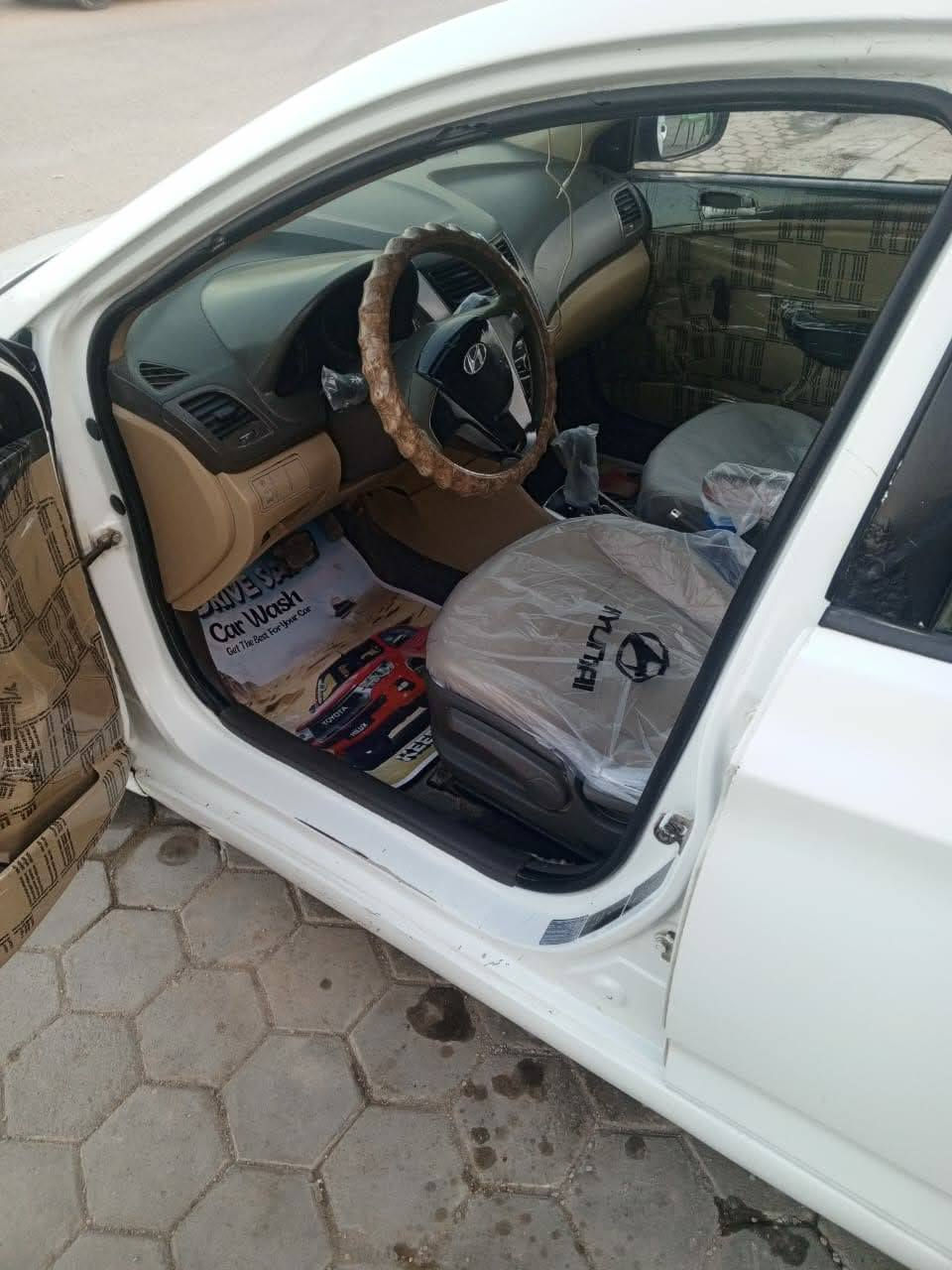 يالله السلام عليكم
اكسنت مديل 2012 سياره صبغ عام سبب ضربه بلجاملغ الخلفي سياره نضيفه مرتبه كامله سعر 75 
مكان النجف الاشرف قضاء المشخاب مامتواجد علفيس  فقط علرقم ***********
