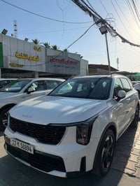 سورنتو ٢٤ خليجيه مكفوله من صبغ بيه بارد بخشم الجاملغ الأمامي ماشيه ٦٣ا...