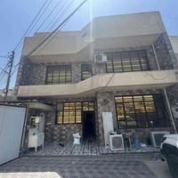 دار مع مشتمل خلفي للبيع الدار يحتوي على الطابق الاسفل يحتوي على غرفه ن...
