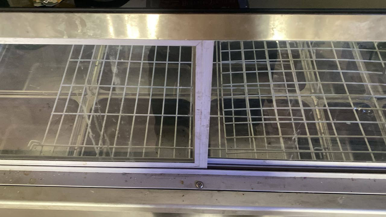 السلام عليكم عارضه مقبلات ايكورمستخدم  تركي اصلي كلش نضيفه السعر 1000وبيه مجال مكاني  بغداد


**إذا كنت صاحب هذا الإعلان وتريد حذفه لأي سبب، رجاءا أرسل رسالة إلى الدعم الفني**