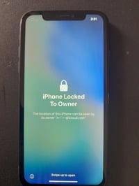 ايفون ١١ عادي مقفول حساب ايكلود للبيع سعر مناسب 07704676428