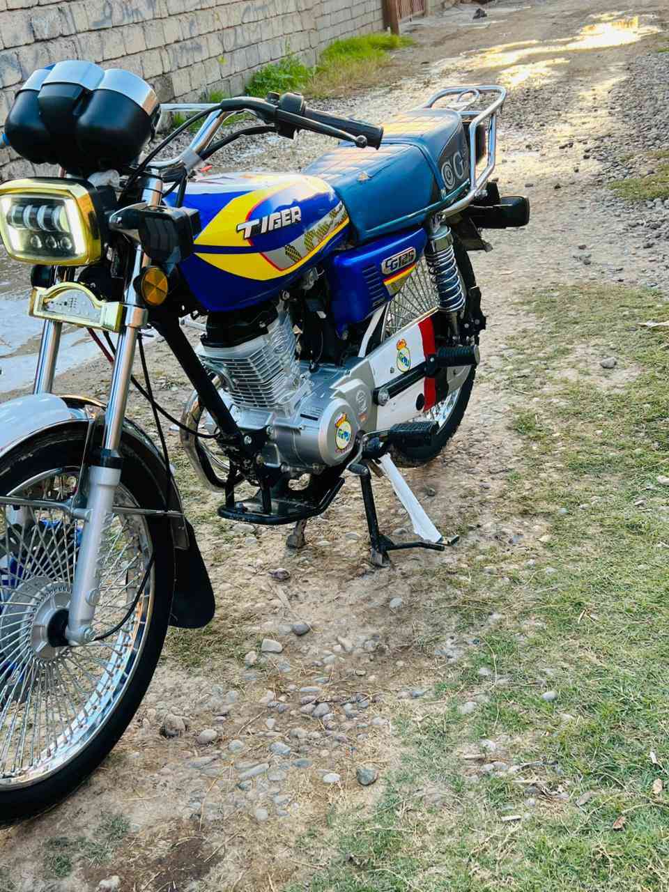 السلام عليكم ماطور تايكر موديل 2025 نضيف حيل الماطور ومرتب مال جناي
كله شغال
محرك شرط مو مفتوح 
اشاير رباعيه 
اشاره يمين يسار شغاله 
شاشه خيارين 
.     مكاني الشركاط الاتصال ***********
