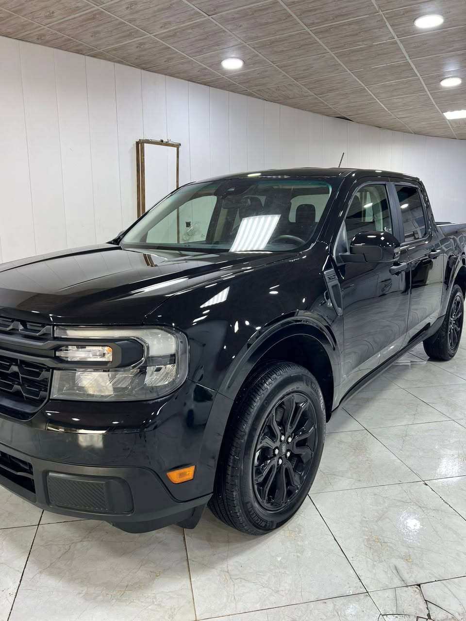 السلام عليكم ورمضان كريم 
فورد مافريك مواصفات XLTبلاك 
الضرر قطتين صبغ فقط
موديل 2024 
هايبرد 
شاشه 
كاميره 
سكان تحكم 
مانع تزلق 
مسار طريق 
تحديد سرعه 
رادارامامي 
رادار خلفي 
مرايا رادار
حساس خلفي 
ويلكب 
بريك بصمه  
سعر 195 ورقه 
الاستفسار 
***********
***********
