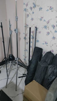 معدات تصوير للبيع ابيع كلها بسعر ٤٥٠ الف   للاستفسار الاتصال على الرقم...