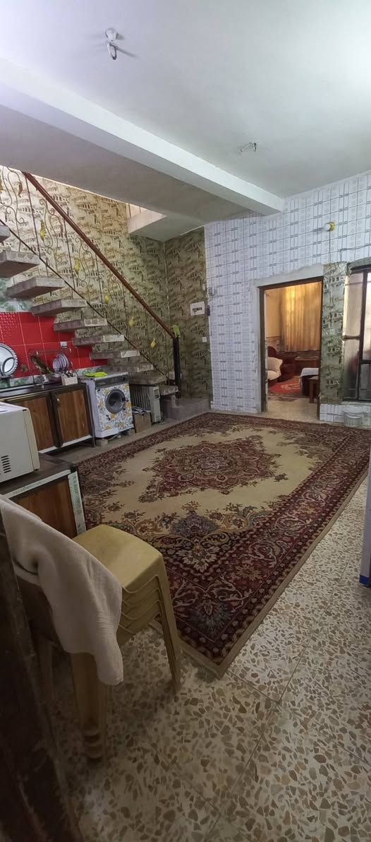 بيت ١٠٠متر للبيع
بيت ١٠٠متر كلاسك للبيع واجهه ٥ متر ونزال ٢٠متر.

الطابق الارضي يحتوي على // كراج مع مدخلين للبيت // صاله - مطبخ كبير- درج -حمام وغرفة نوم كبيرة.
الطابق الثاني // غرفة نوم واحدة

للاتصال ***********

غزالية- شارع مدير الأمن- شارع المدارس - مربع اساور ثاني فرع.
