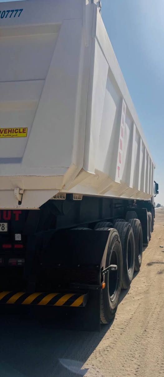 عربانه حوضيه 46 متر عربانه جديده طخم تاير 4محاور جاهزه للعمل مكان الرفاعي للاستفسار ***********
