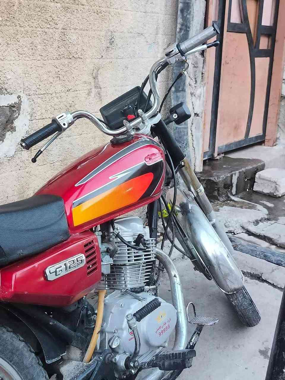 السلام عليكم دراجه بارت عينتاي خمس 9 موديل 2018 مبدل بس بستن او ولفات او ملف  دراجه خير من الله تحريكه معدل نار 🔥ويارمينه كلها شغاله اشاير لايت بك لايت بس يعوزو شحن باتري شوي اضعاف  دبلات ماي  
كلشي مايعوزا 
السعر500 وبي مجال لل طيبين 
العنوان موصل الجانب الايمن وادي حجر 
رقم ***********
