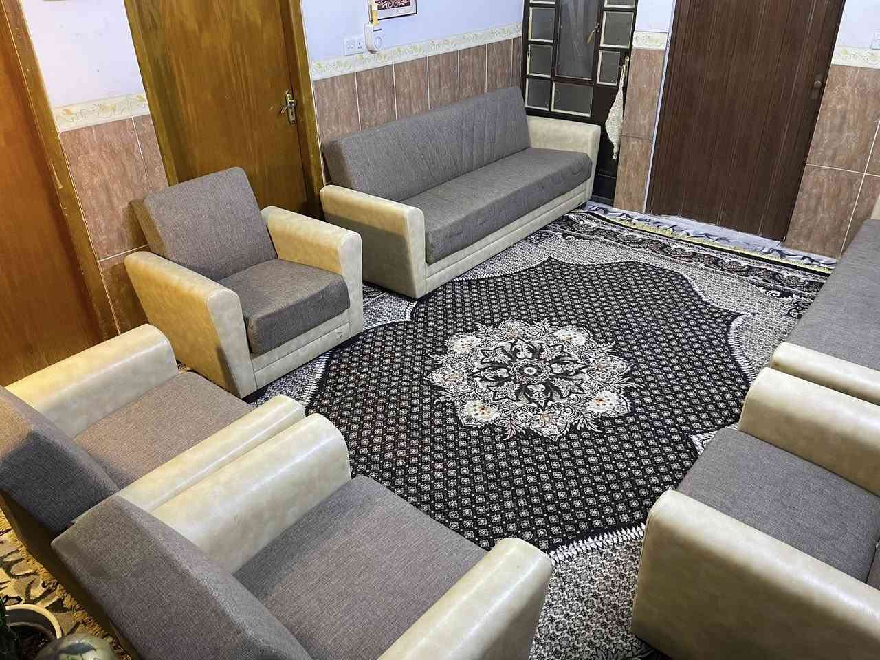 اغراض منزلية طخم تركي 10 نفرات يصير سرير ومخزن اخو الجديد مابي اي عيب و ثلاجة تركي 20 قدم استعمال قليل مابيها اي عيب و غسالة ملابس SUNNY اخو الجديد مابيها اي عيب 12 _ 8 كغ و اوفن جديد مابي عيب استخدام قليل مابي اي عيب للاستفسار الاتصال على الرقم *********** // ***********
