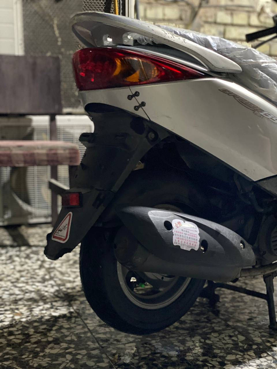 سلام عليكم دراجه بريز لايت عالي دراجه رمبه ومكفوله من تاير للتاير وكلشي شغال بيها اي ستفسار خاص او رقمي ***********
