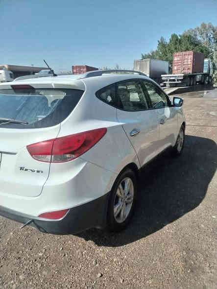 مكلف بنشر للبيع توسان موديل 2012     *********** علي
