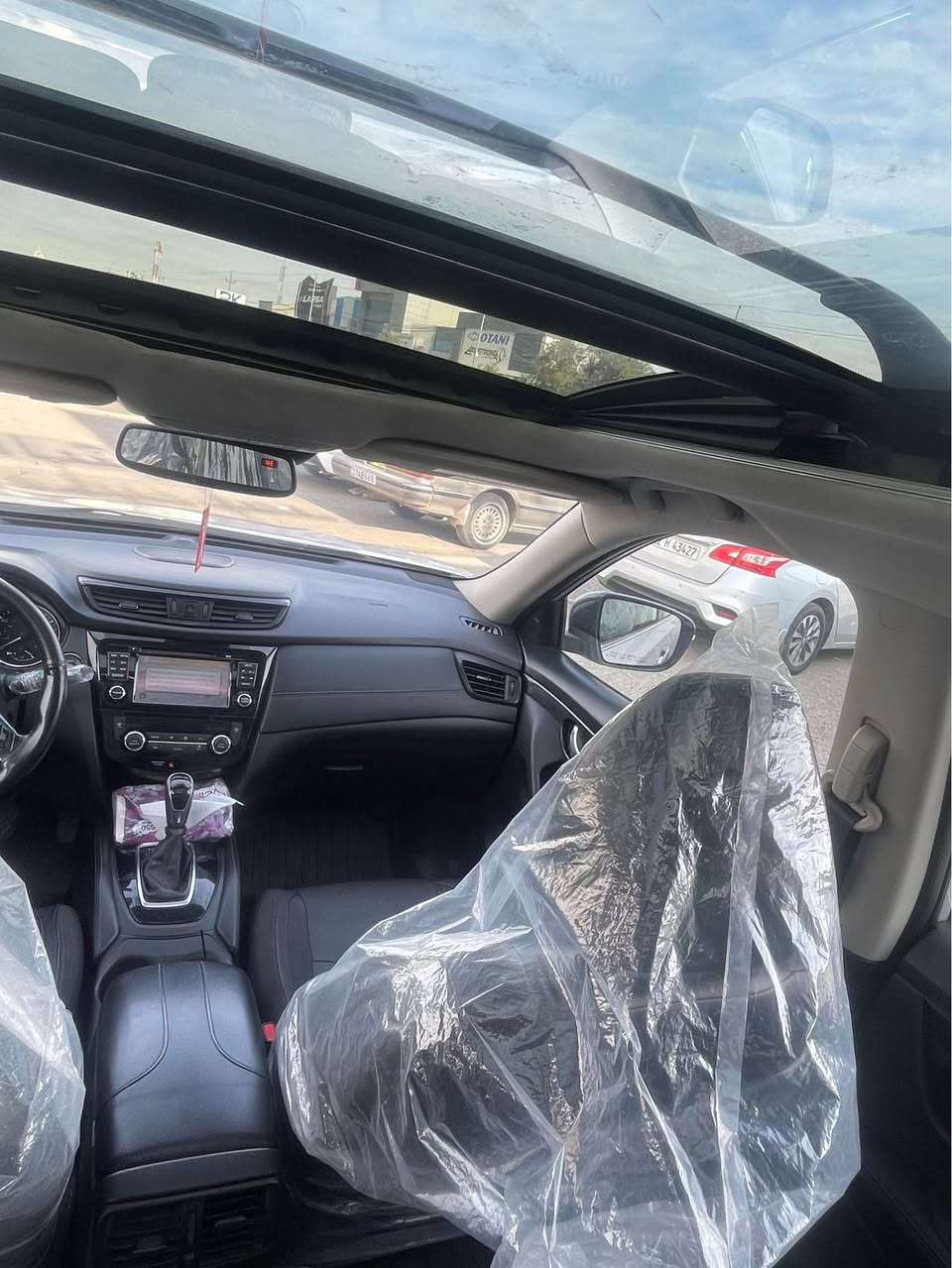 نيسان روك ٢٠١٧ مواسةفات sl فول مواسةفات 
جاملغو بؤنيت سبوغة بةتانةي لاي سايق هةيتي *********** أربيل, العراق
