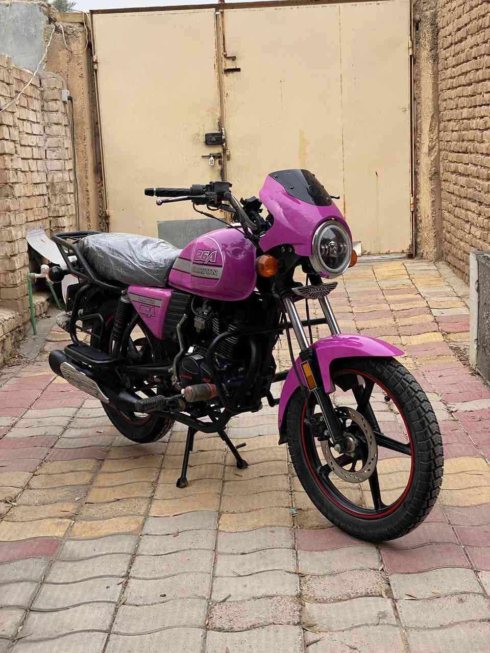 سلام عليكم شباب دايون موديل23دراجه نضيفه ستوني مسويه عليه ادامه وتجفيت امس كملتهه تايرات جدد بريكات جدد زنجيل جديد كشن جديد ودراجه رقم نجف انكليزي بسمي سعر1900وبيه مجال***********
