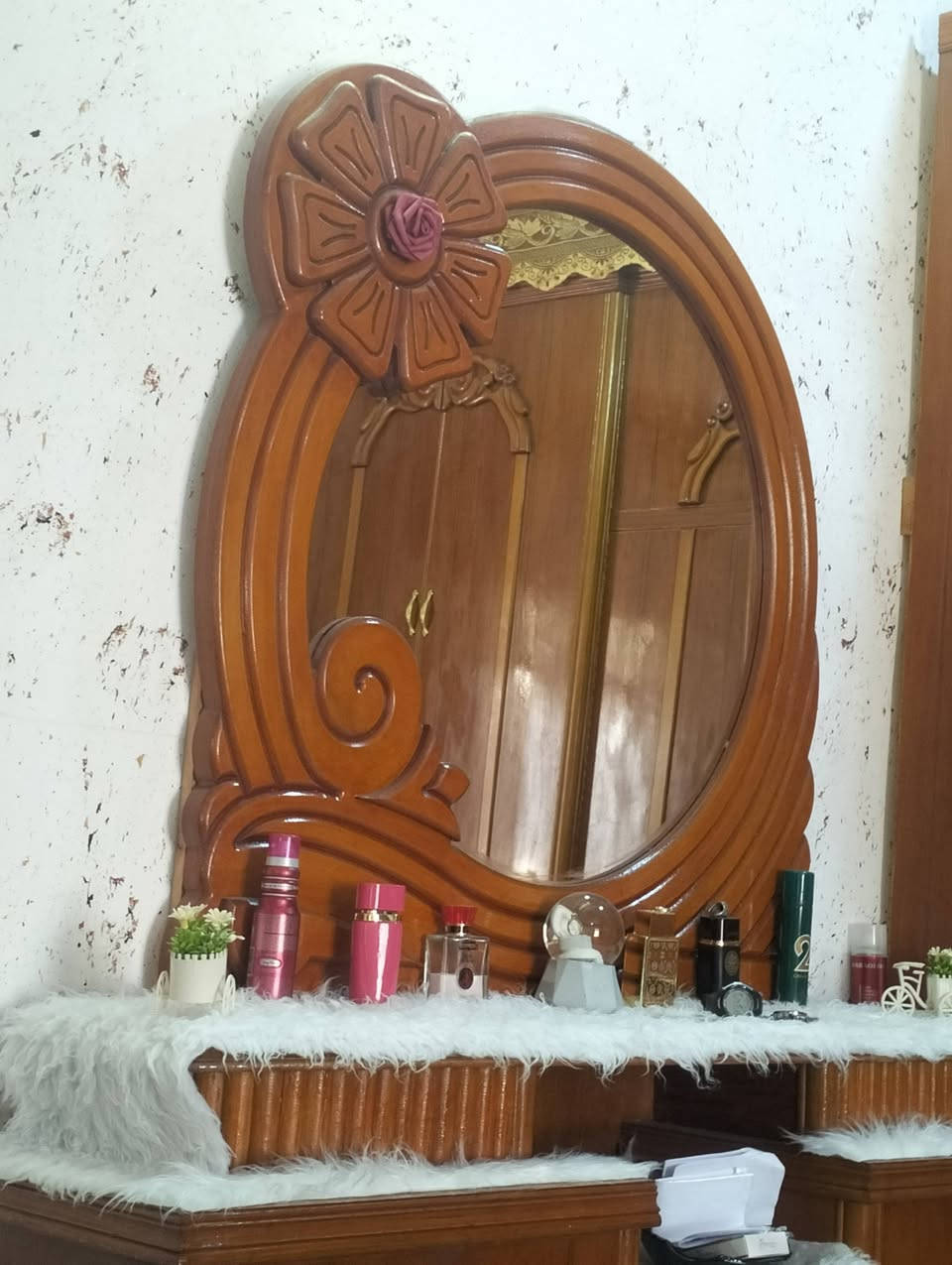 غرفه نظيفه للبيع العنوان كياره للاستفسار الاتصال على الرقم التالي ***********
