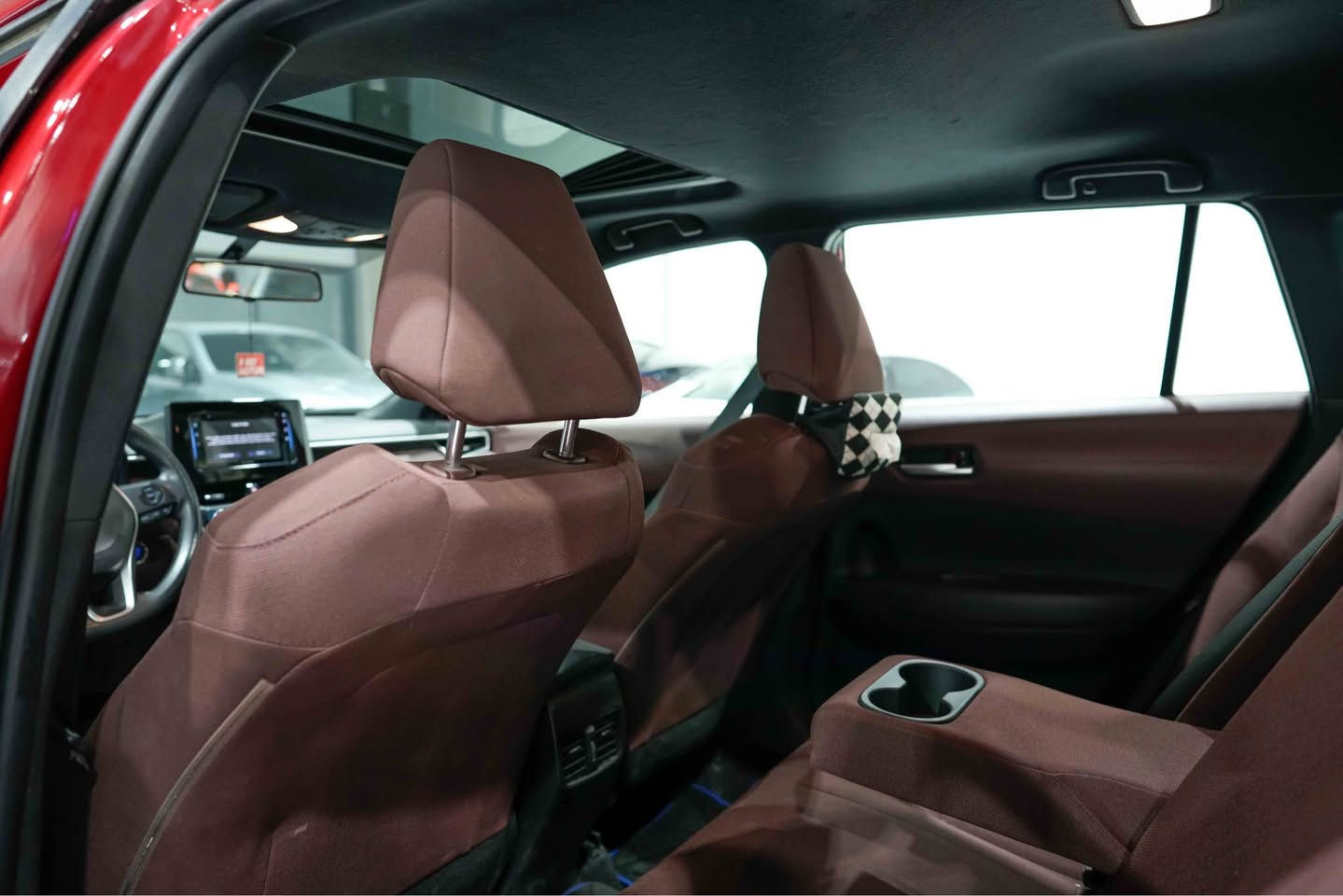 کوردی /عربی 
*********
دروستكراوي : TOYOTA 
مۆدێل : Corolla Cross
ساڵ :2023
بزوێنەر :v4 hybrid 
بگۆری بزوێنەر : automatic 
سوتەمەنی : بنزین 
دۆخ : وکالە
ماوەی ڕۆشتوو:21000 km
نرخ :  18500
تابلو ئوتومبێل : erbil 
***********
النوع: TOYOTA
المودیل :  COROLLA CROSS 
سنة: 2023
المحرك :V4 hybrid 
ناقل الحركة: automatic
نوع الوقود : بنزين 
الحالة: وکالە 
عدد اميال :21000 km
السعر:  18500$
رقم السیارە:اربیل 
**********
***********
*********** أربيل, العراق
