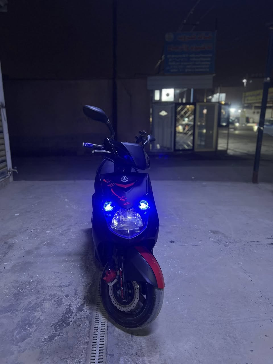 سلام عليكم سكنس فحل نوزل خطين للبيع ماشيه38 نضافة المحرك 100‎%‎ غير مفتوح عليها تغليف اسود طافي للجماليه  وعليها زنون ثلجي  الدراجه كامله مابيها اي نقوصات 
مكاني بغداد الدوره 
السعر مليون قفل 
***********
