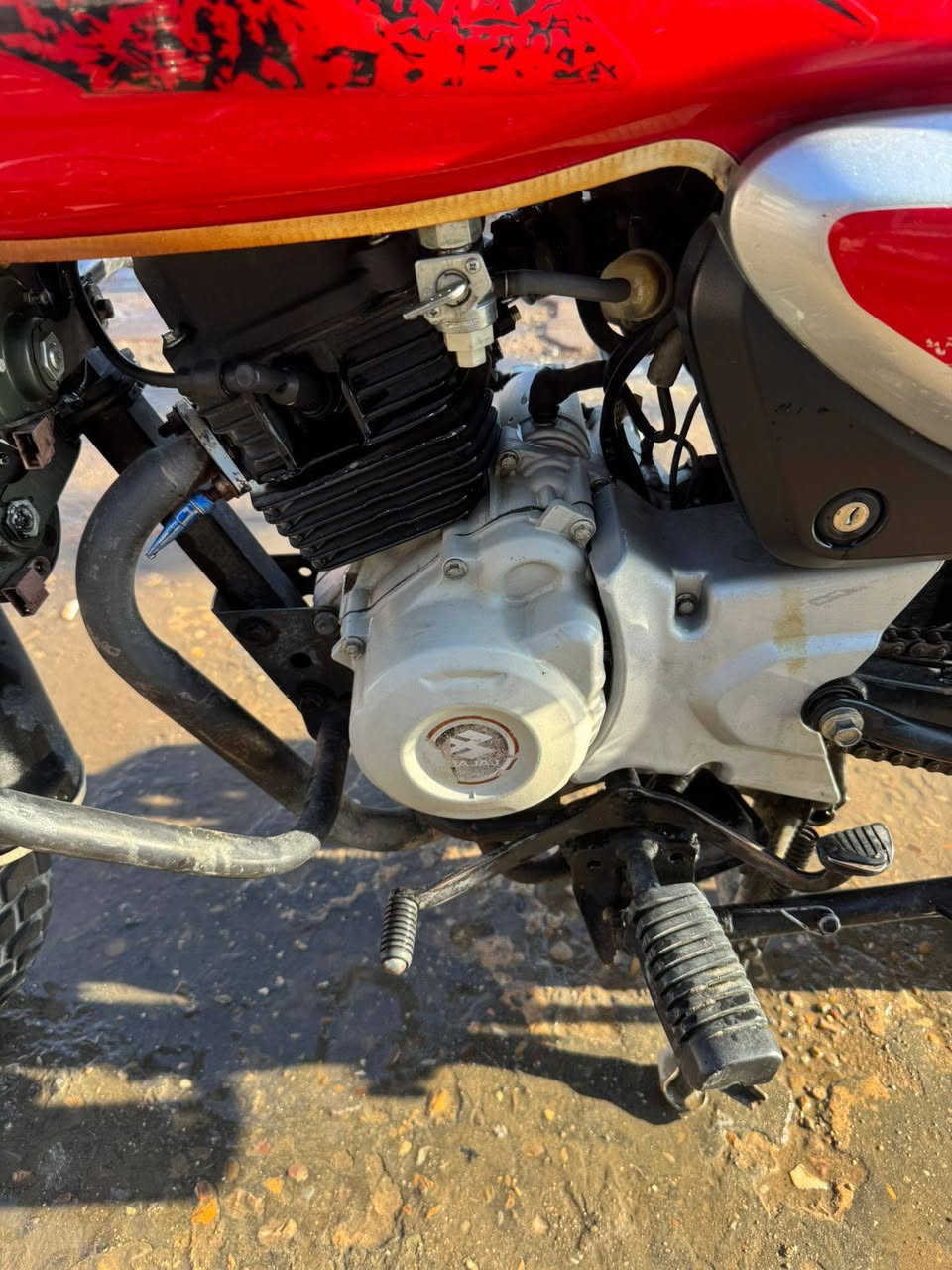 سلام عليكم دراجه بوكسر للبيع الدراجه نضيفه المكينه اوراق اصولي مكمركه مامفتوحه ماشيه 59الف 
بكاني بغداد مدينة الصدر قطاع 40الدراجه مال بيت مامشتغل بيهة دليفري ابد السعر2300وبيهة مجال 
رقم التواصل ***********واتساب فقط متواجد 24ساعده
