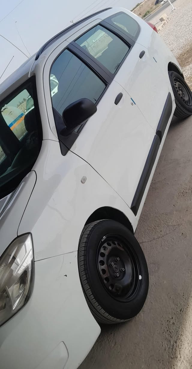 سلام عليكم ... 
للبيع... رينو لودجي فرنسي
 7 ... راكب
  لون ... ابيض
 موديل..  2019 
ممشاها..  ٢٠٠ الف ك قابلة للزيادة 
رقم .. كربلاء انكليزي الجديد مشروع وطني حرة تحويل مباشر سنوية تنتهي بشهر ال ٤ بسمي 
غرفته نضيفة ٩٥% 
كهربائيات شغالة 
كَير خير من الله  مكينة 1600 اقتصادية 
حدادية جديدة 
تخم تاير جديد 
بدون صبغ فقط اماكن بارد تجي تاخذ سونار  
معروضة ب سعر 100 وبيه مجال حك الجية 
للأستفسار اكثر اتصال او واتس اب  ع رقم ***********
