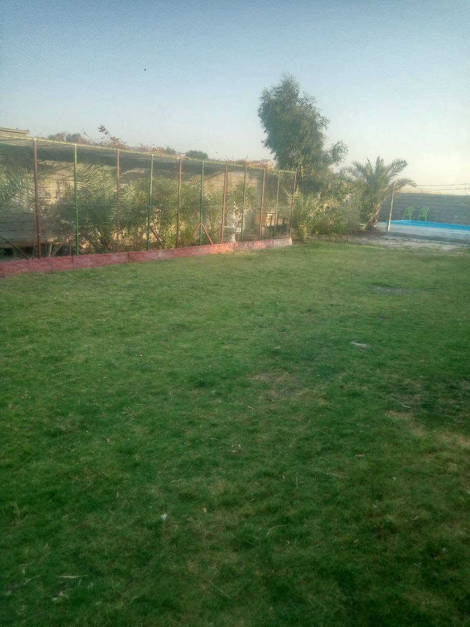 متوفر نص دونم سند 25طابو زراعي مبني بي بيت طابق واحد مساحته 210متر زاد مسبح وحديقه ومحميه مكان سلاميات قرب سيطره ابو ريشه اتصل ***********
