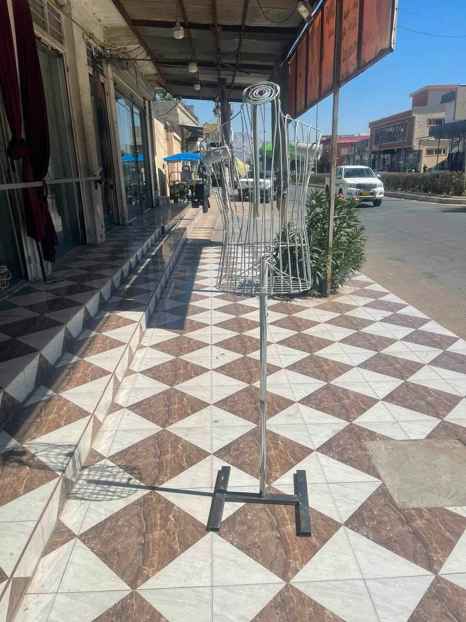 بوكى ده ستى دووى فايبه پلاس بوكى پياون وژنان ومندالانم هه يه زؤرتايبه توشازن تكايه ره سى ئه وبكه بنيره كاتى نامه ده نيرى شوينمان ده ربه نديخان كه ياندنم هه يه واتساب وفايبه ر ***********
