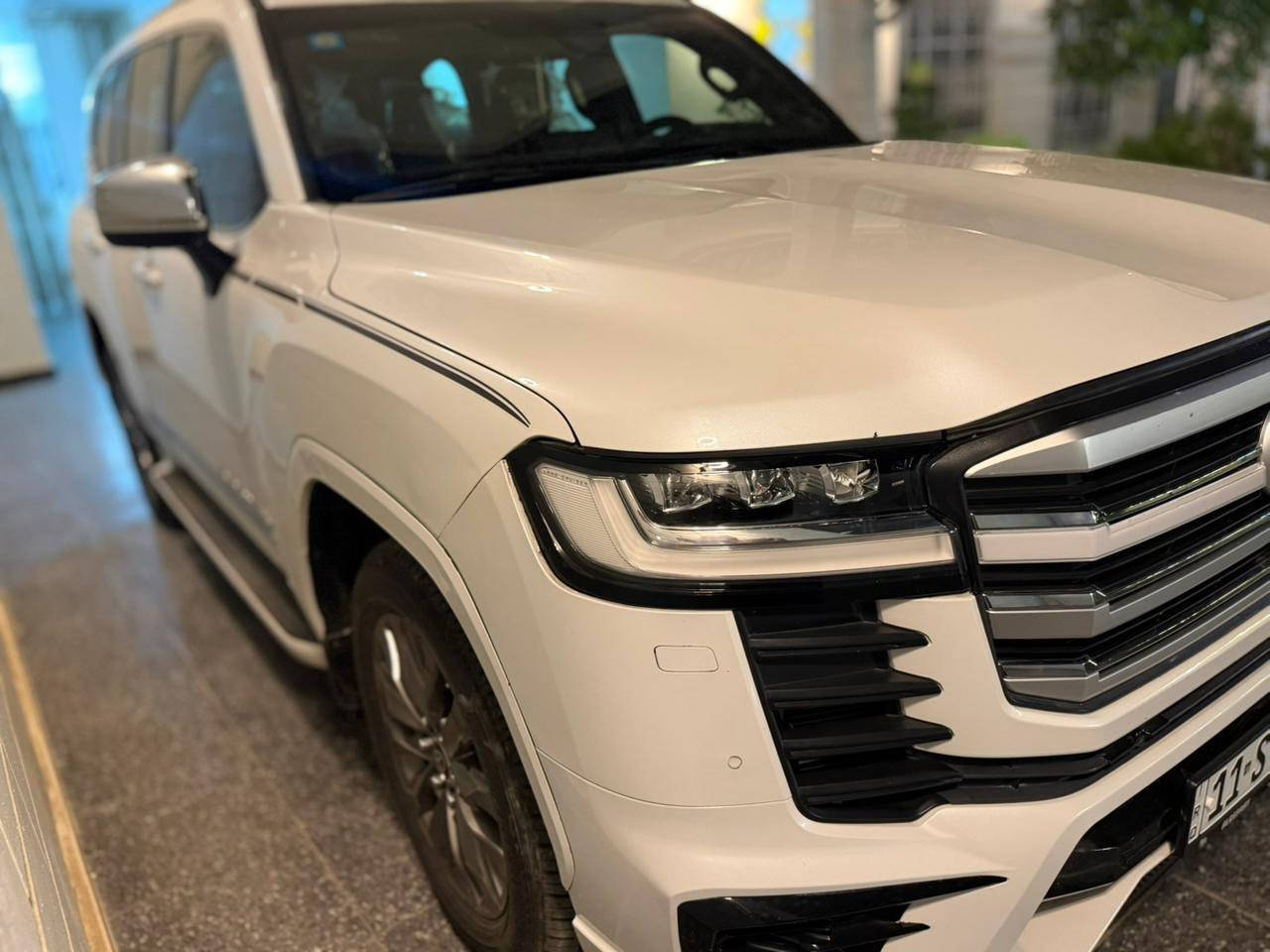 السلام عليكم للبيع او مراوس ببرادو  كون موديل 22 او 23 للعام السياره الاندكروز بيه صبغ للستفسار ***********
