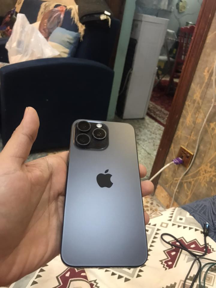 ايفون 15 برو ماكس 256
بطاريه ٩٨  عدد الشحنات  ٢٦٠
ياباني 
كارتونه وياه جهاز كلش نضيف 
لا مفتوح ولا مبدل بيه اي شي ولا مرفع اطيك ضمان وديه وفحصه وين متريد 
 سعره. 1075
مكاني كراده 
الرقم ***********
