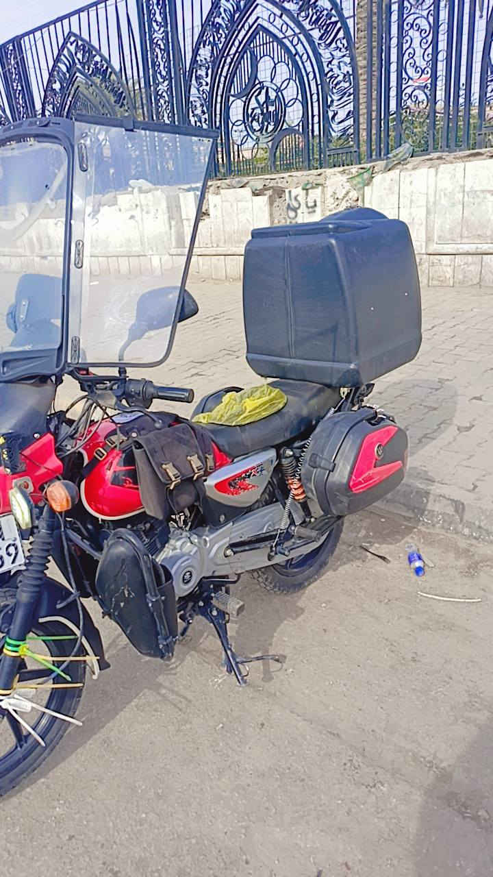 السلام عليكم بوكسر للبيع مديل23نضفيه ولا ملعوب بيها رقم وسنويه رقم بغداد انكليزي تحويل نفس اليوم او ثاني يوم والدراجه نضيفه كلش سعر 2700 عنواني بغداد الشعب 
***********
