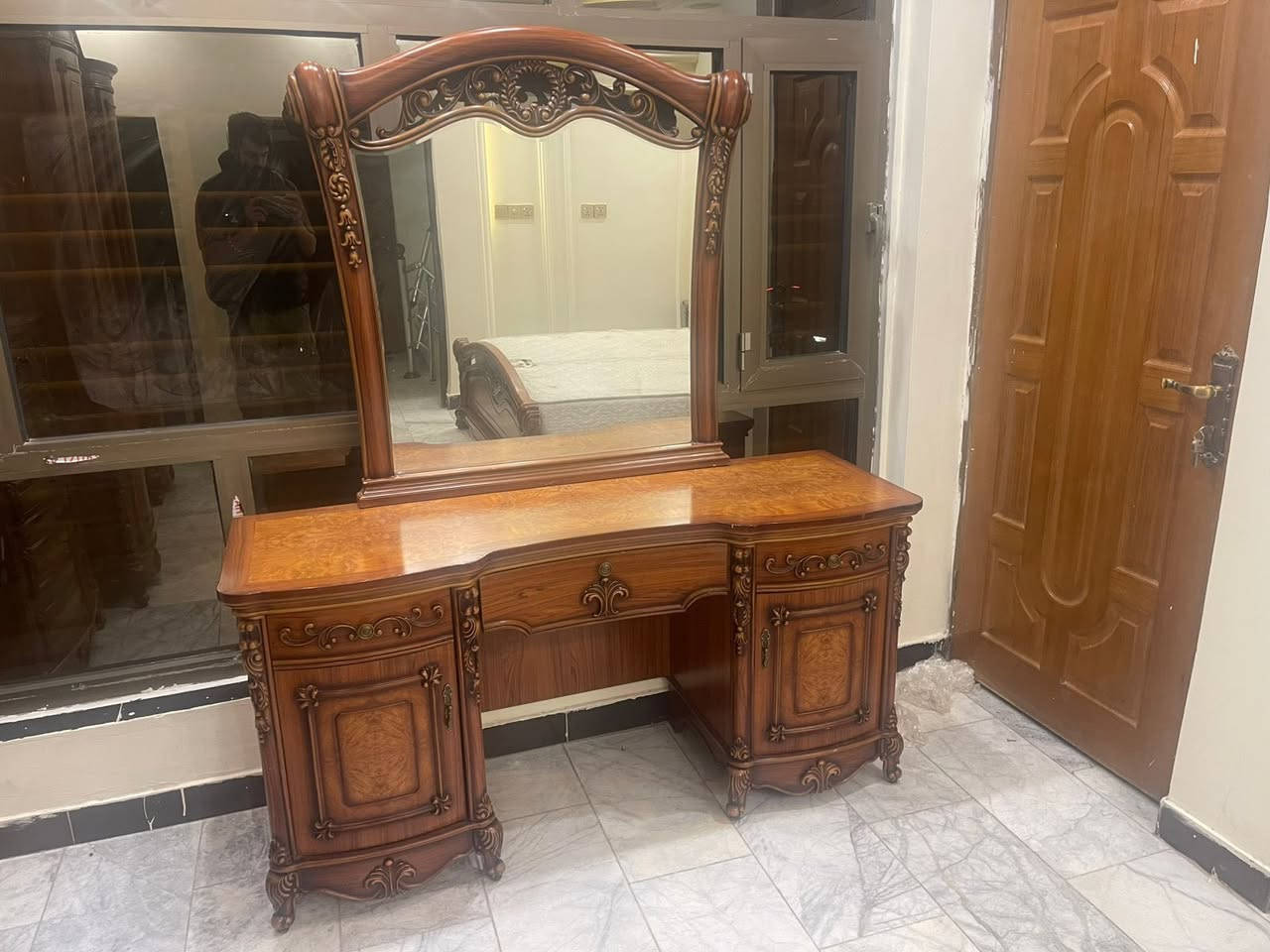 غرفه اللبيع. مكونه من 8 قطع. نظيفه مال بيت.  سعر. 750


**إذا كنت صاحب هذا الإعلان وتريد حذفه لأي سبب، رجاءا أرسل رسالة إلى الدعم الفني**