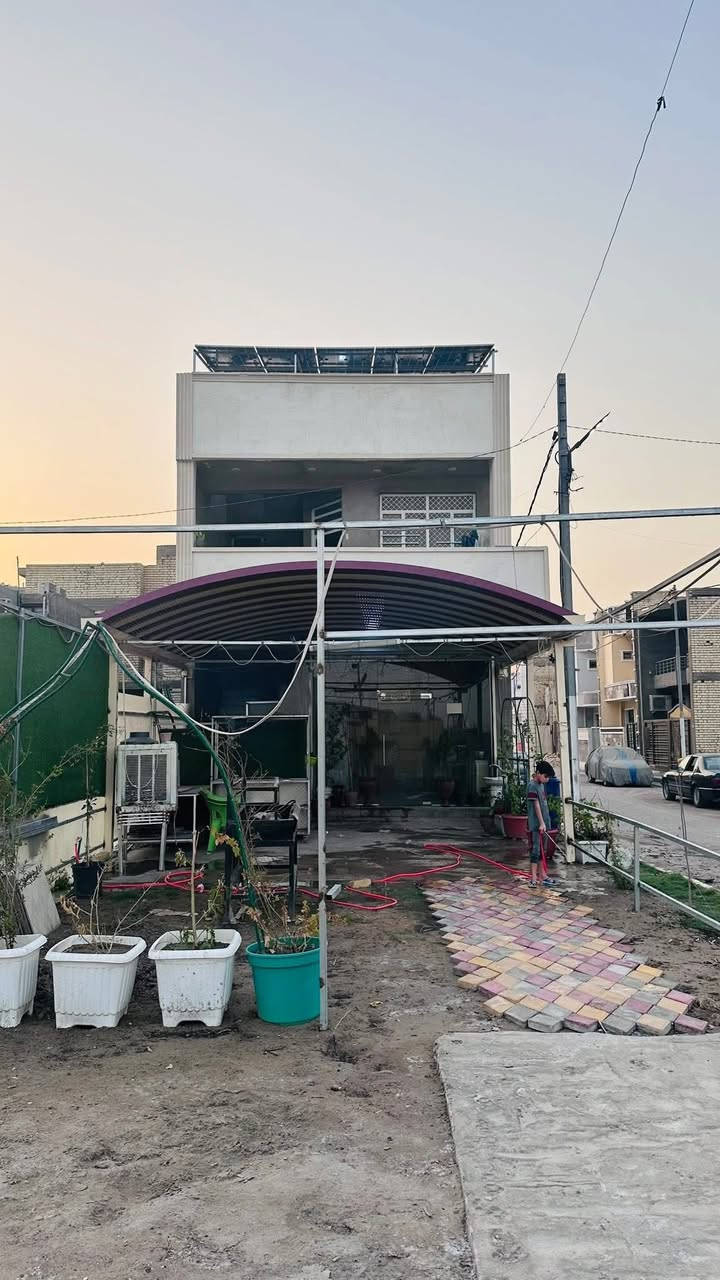 مساحه100٠ متر مع تشجير120٠ متر أمام بنايه تحتوي على أربع محلات  وشقه تتكون من استقبال  وغرفتين نوم مؤثثه بل كامل +منضمه طاقة شمسية 

عنوان الدوره  ابو دشير خط نفط 

سعر وا استفسار اتصال

على رقم

***********
