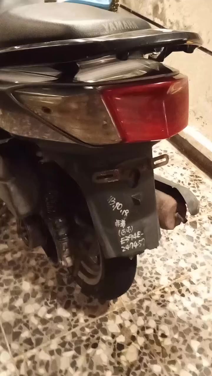 سلام عليكم دراجة سكنس فحل كابريتر كوري دراجة نضيفة مكينة ما مفتوحة تايرات جدد الخلفي جلاتين مكاني بغداد حي اور  السعر خاص ***********
