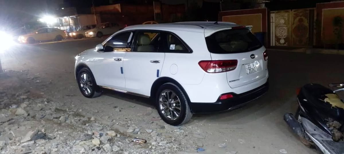 سلام عليكم سورنتو موديل 2017 خليجي  محرك ستة سلندر 3500 ماشية 123الف  تتفئة تبريد ثلاث قطع كشن سايق كهربائي حساس خلفي امامي  سبعة راكب تخم تايرات جدد ياباني  رقم الهاتف
***********
