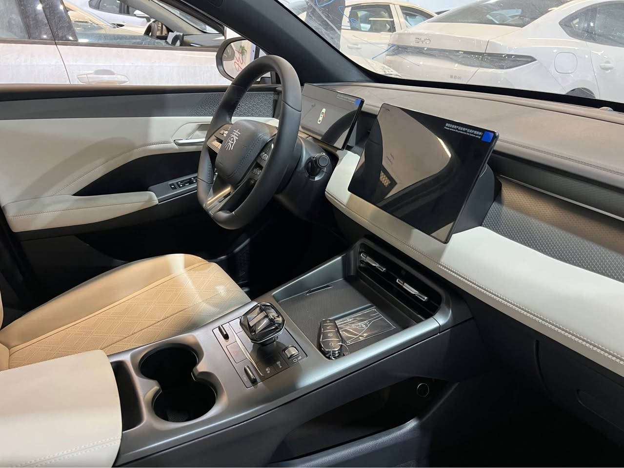 بيع على شكل اقساط تقسيط بدون كفيل
Pyd 2025 سفر كيلومتر
سعر خاص 
مقدمة 68 ورقة
شهري 4 ورقة
الترقيم عالمشتري
مواصفات فول فول موصفات ما عدا الفتحة
3 انظمة القيادة (كهربائي بانزين هايبرد)
فول بانزين يمشيك 2100 كيلومتر يعني تروح اسطمبول و ترجع بفول بانزين
مكان السيارةاربيل
 سيارة كاتي ينرادلها ترقيم تريد نفس اليوم مدة 60 يوم
موبايل واتساب ***********
اسيا *********** أربيل, العراق
