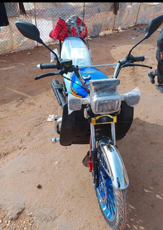 السلام عليكم خوان دراجه سولنك البيع محرك 200 موديل 25دراجه نشاط ونعومه دراجه شرط الفحص من كلشي متواجد خاص وهاذه رقمي ***********
