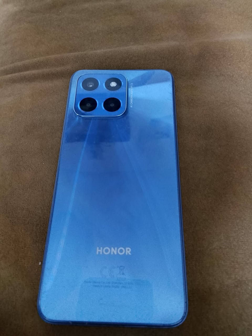 السلام عليكم ورحمة الله وبركاتة تلفون هونر للبيع 125 وبيه مجال معا لاصق وكفر وعنوان بغداد حي الفرات رقم الهاتف *********** وذاكره 120
