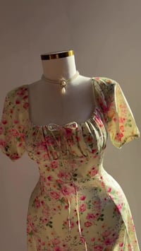 ملابس • للبيع