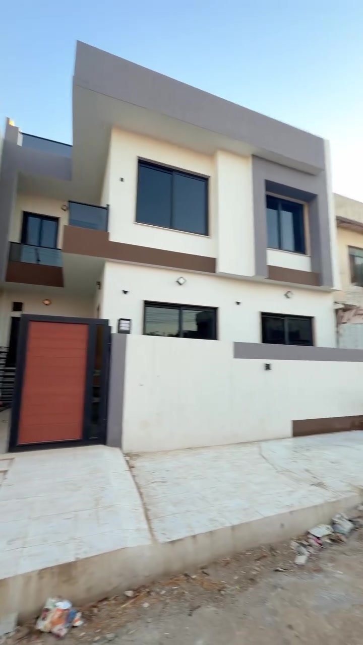 للبيع 
حي الصديق قرب جامع ابو بكر الصديق 📍
١٠٠ متر مربع 🔥🔥
الواجهة ١٠ 

يتكون البيت من ٤ غرف وهول ومطبخ واستقبال وصحيات وبيتونة 

شرط التحويل 

 

للإستفسار 
***********.        ***********. 
*********** 

#اكسبلور_فولو #العراق #منزل #موصلنا #اكسبلور #ايجارات_الموصل #الموصل #عقار #نينوى
