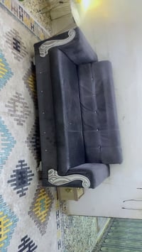 تخم • ٨ مقاعد • الشعب