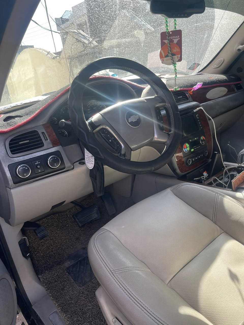 تاهو شوفر ليت 2009
وارد امريكي بدون ظرر
رقم بغداد بأسمي سنويه جديده
السياره صبغ حزام جماليه فقط
كير +محرك مكفولات 
بيه نواقص بصيطه 
 السعر ١٧٠(***********
