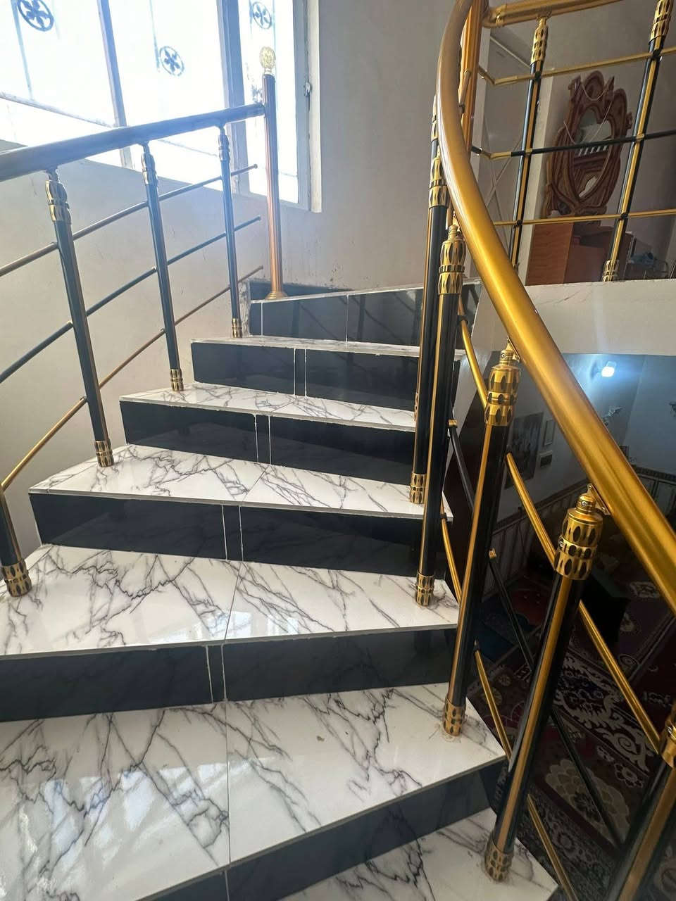 السلام عليكم للبيع بيت زراعي محاويل ابوزديره قرب القاعه الرياضيه مساحه 200بناء 2020 للاستفسار. الاتصال ***********
