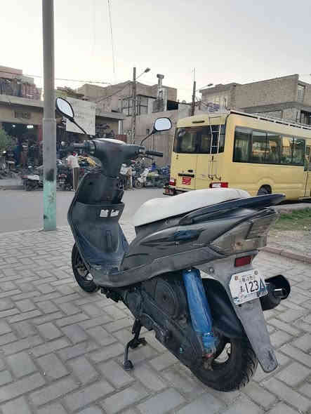 السلام عليكم دراجه ماكس عدل مكينه ما مفتوحه كهربايات كلهه شغاله سلف هندر شلعه معدل لايت عالي ناصي اشاير كلهه شغاله تايرات جدد
مكاني بغداد حي النصر السعر 650    ***********
