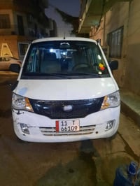 شباب ليفان موديل 2014.     10راكب 35وبيها مجال قليال مكاني كاظميه ممتو...